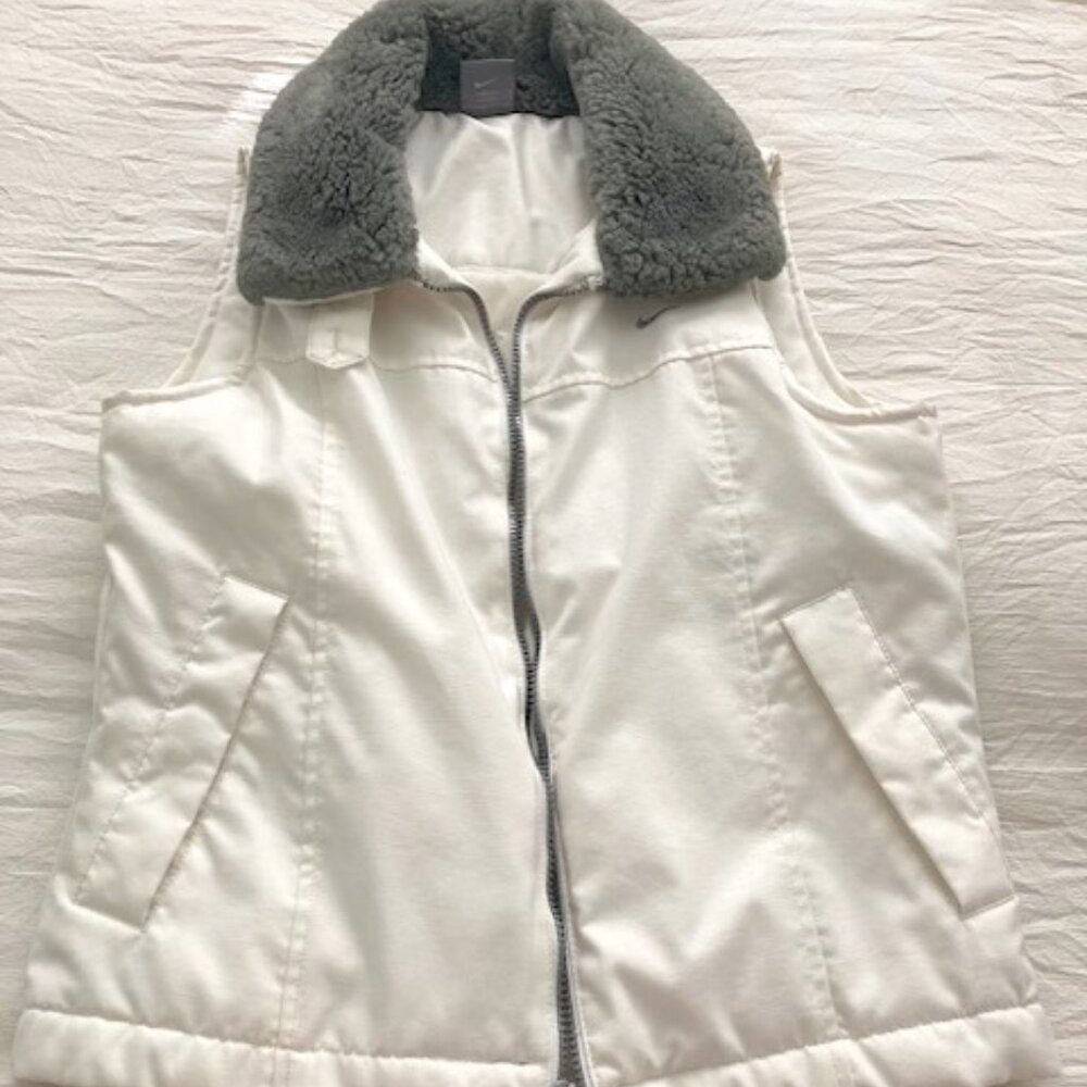 Nike Woman's Vest with Faux Fur Collar - Excellent Condition!